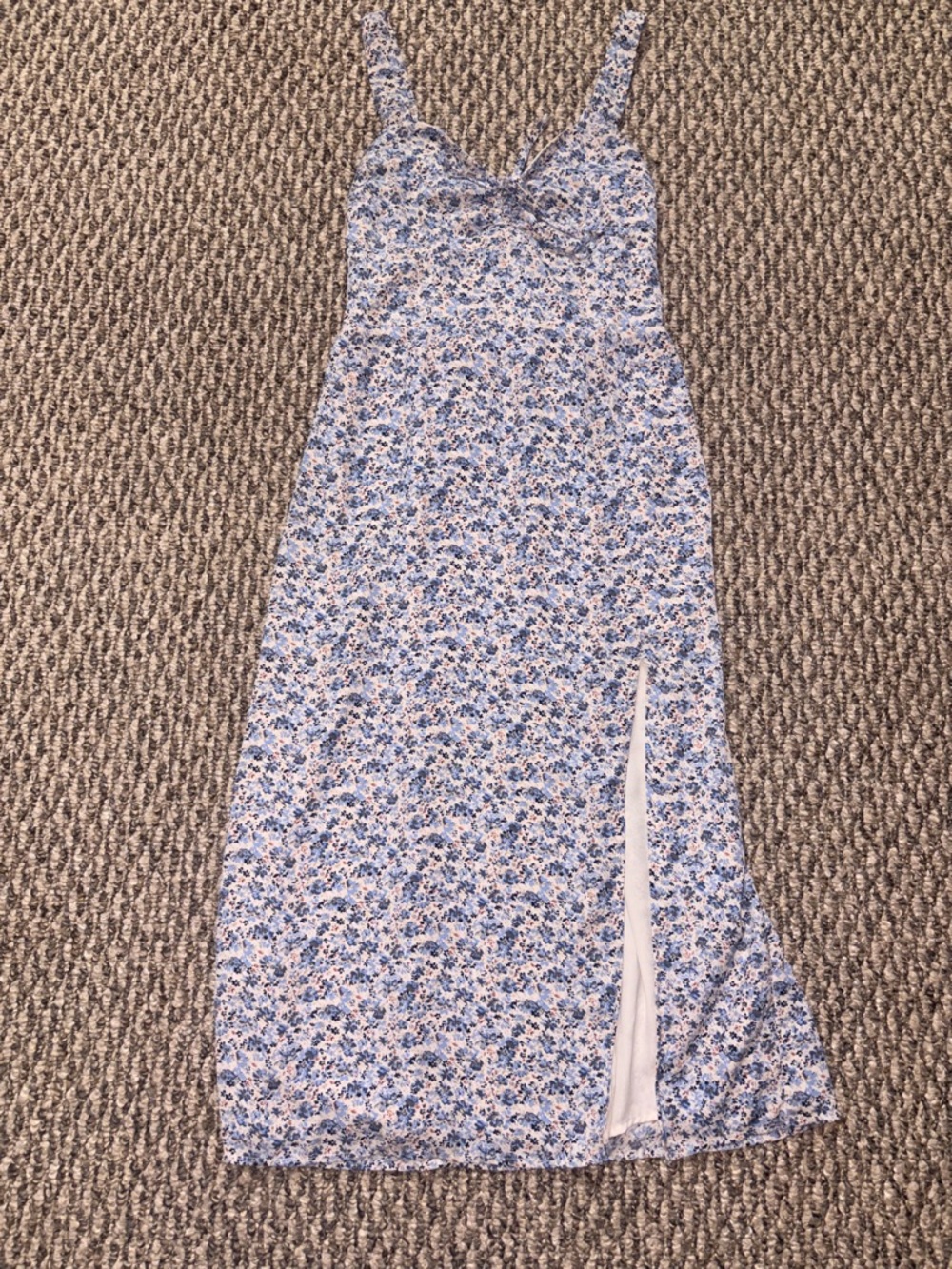 Abercrombie & Fitch White and Blue Floral Smocked Dress - Picture 2 of 6
